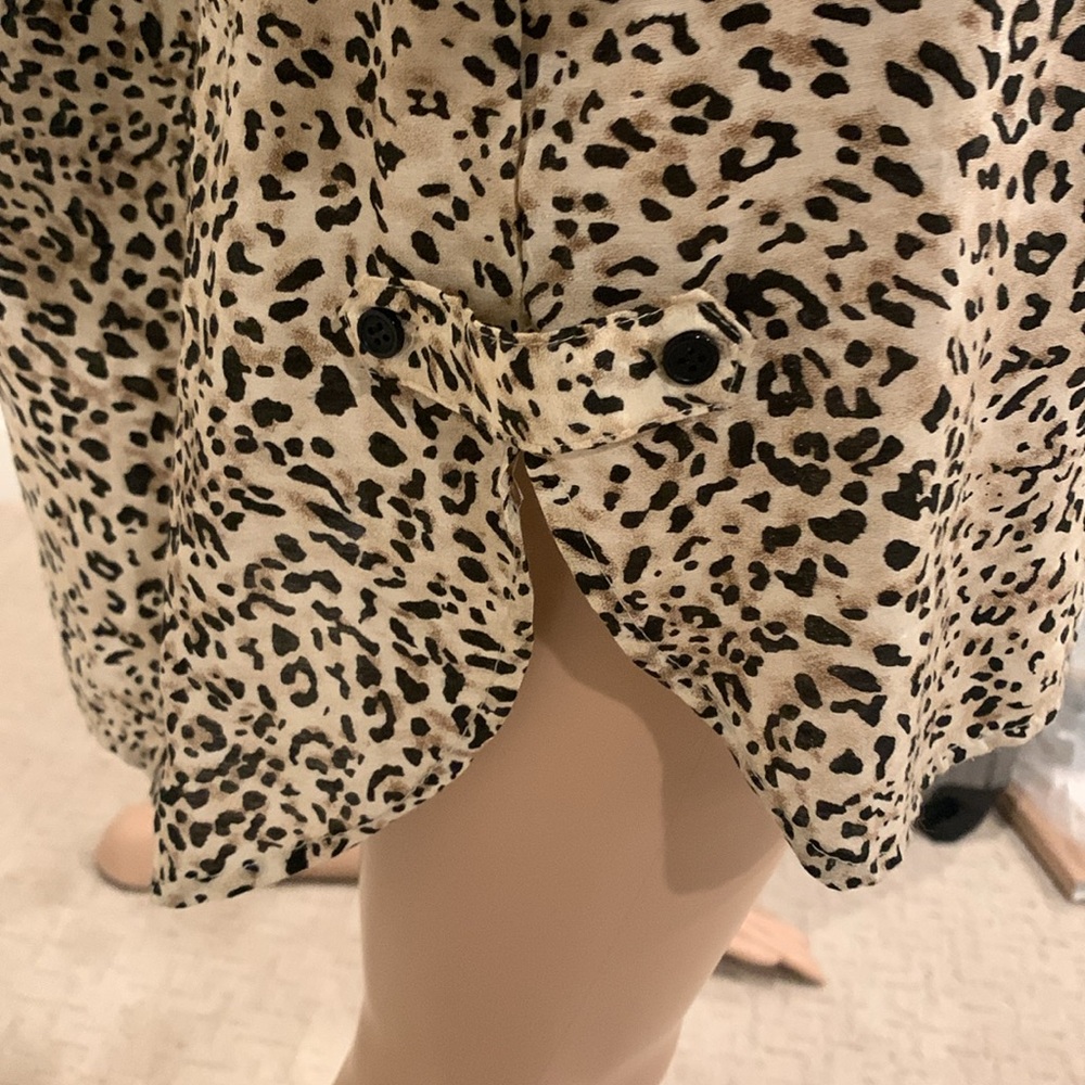 Leopard print Tunic. No wrinkle Cotton express viscose top. - Picture 4 of 7